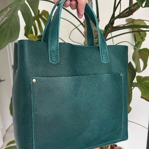 🌊 Seaglass Med Crossbody Tote - Portland Leather